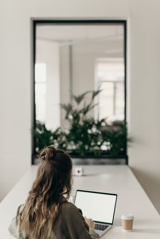 How to Keep Your Emails Under Control: Simple Tips for Inbox Management